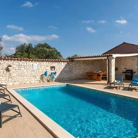 Lara With Private Pool * Hreljići