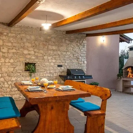 Nyaraló Lara With Private Pool